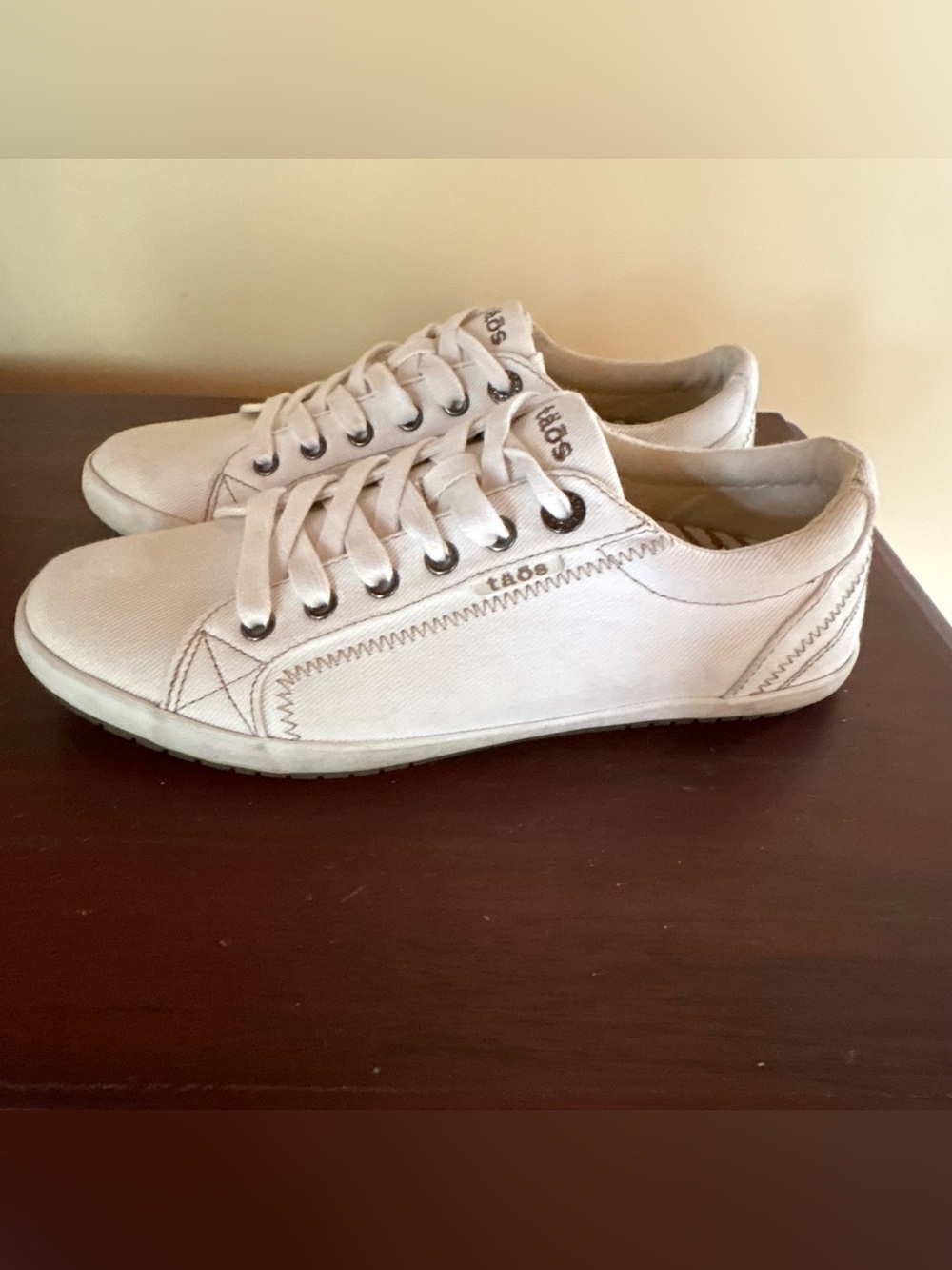 Taos Star Low Top Canvas Sneakers
